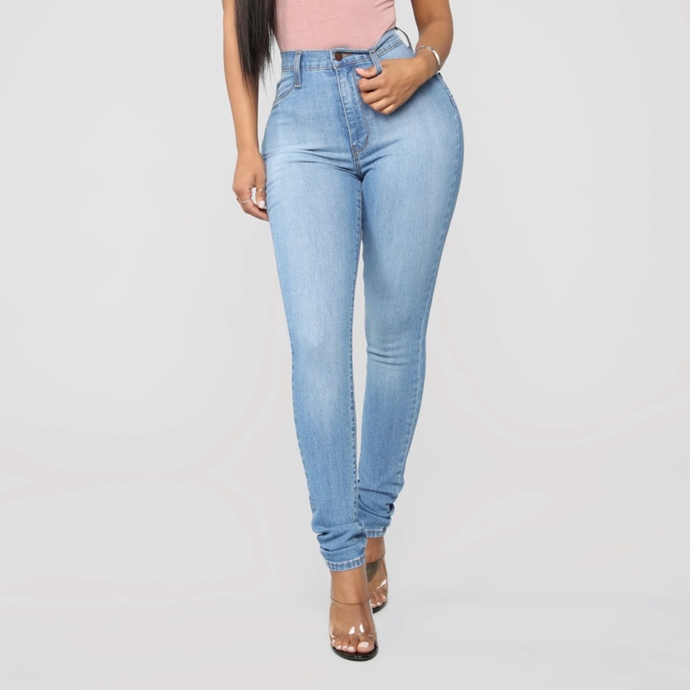 Fashion Nova Skinny Jeans Light Wash - size 11